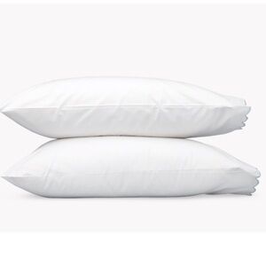 Matouk Dakota Pillow Cases-Light Blue Scallop Trim, Standaed